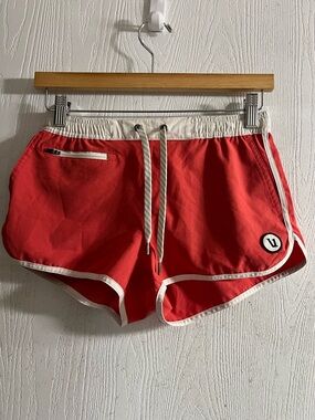 Vuori Shorts Red 2" Inseam Tavi Athletic Shorts Workout Women Sz XS